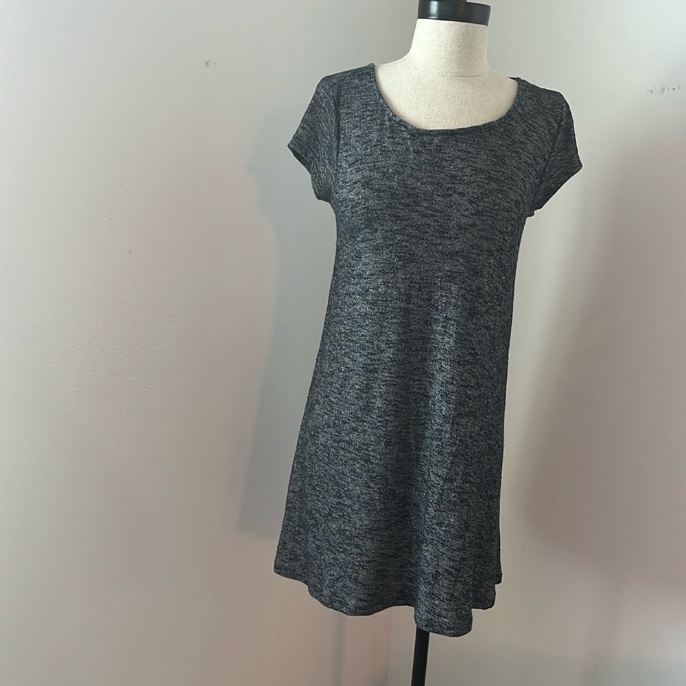 Mossimo supply co gray,black t-shirt starchy fabric dress short sleeve